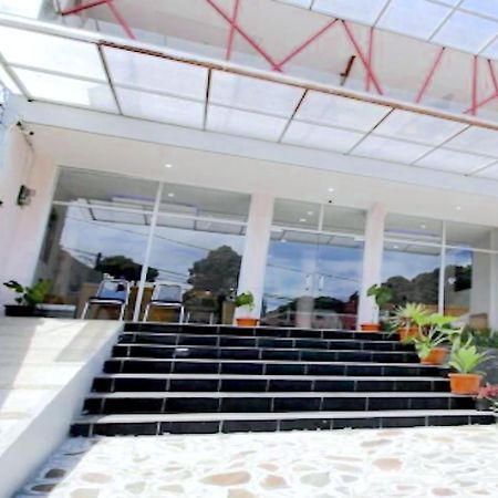 Hotel The Aurora By Makati Lembang Exterior foto