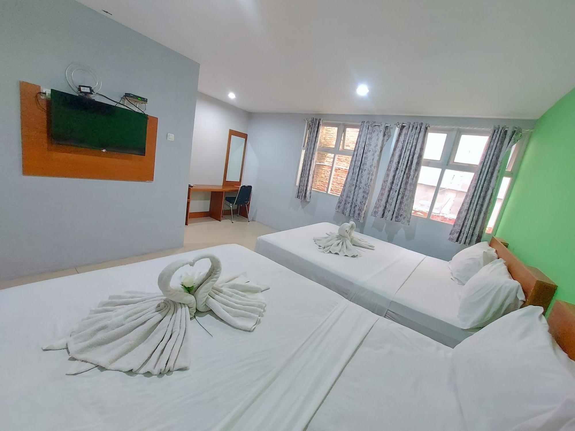 Hotel The Aurora By Makati Lembang Exterior foto